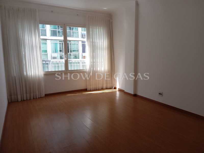 Apartamento à venda com 3 quartos, 150m² - Foto 1