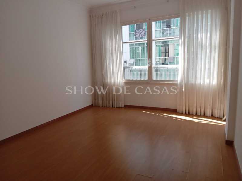 Apartamento à venda com 3 quartos, 150m² - Foto 2