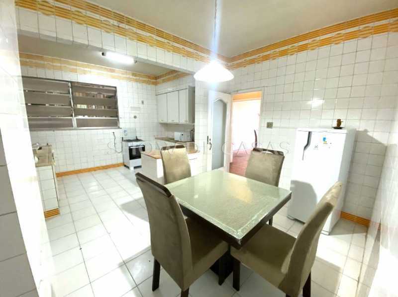 Apartamento à venda com 4 quartos, 260m² - Foto 24