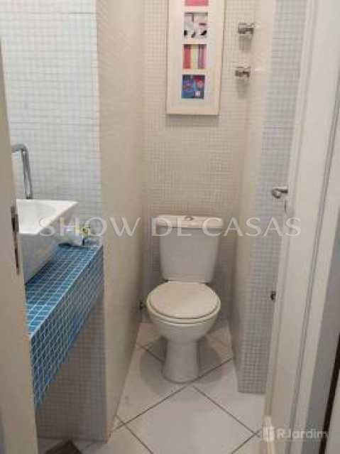 Apartamento à venda com 2 quartos, 70m² - Foto 12