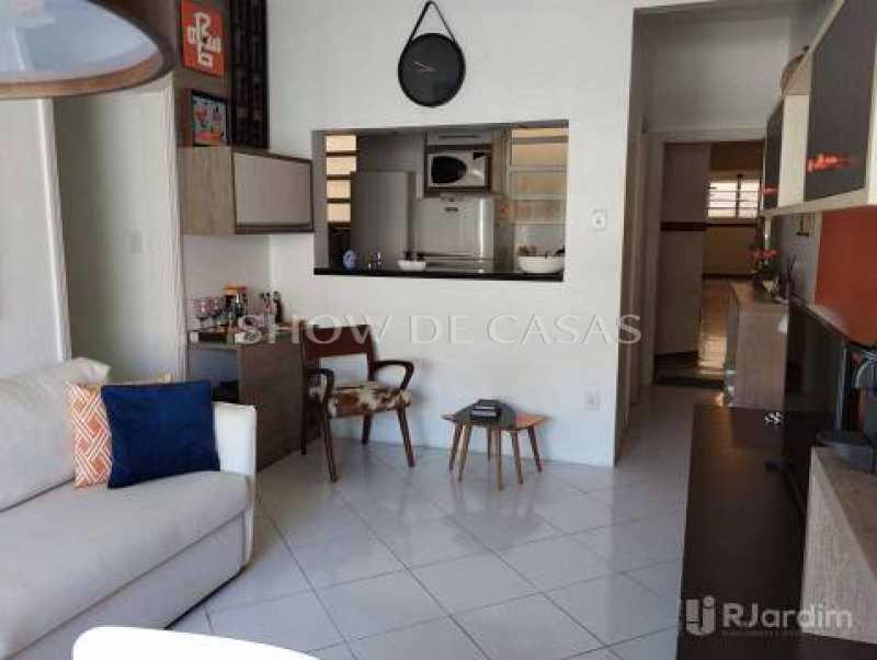 Apartamento à venda com 2 quartos, 70m² - Foto 15