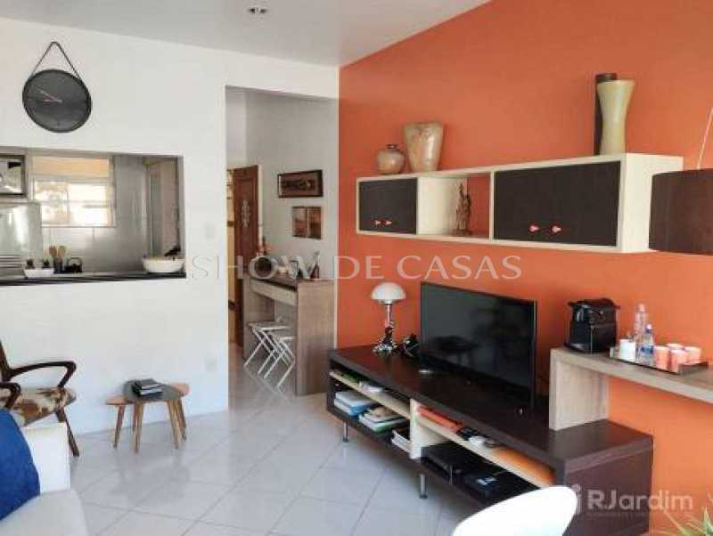 Apartamento à venda com 2 quartos, 70m² - Foto 4