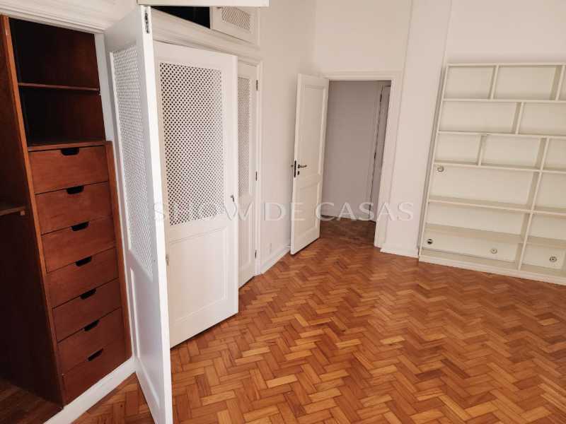 Apartamento à venda com 3 quartos, 190m² - Foto 7