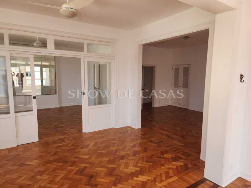 Apartamento à venda com 3 quartos, 190m² - Foto 2