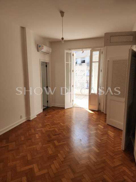 Apartamento à venda com 3 quartos, 190m² - Foto 4