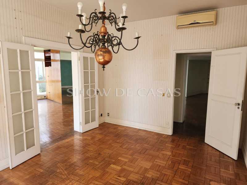 Apartamento à venda com 4 quartos, 230m² - Foto 2