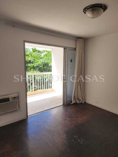 Apartamento à venda com 4 quartos, 140m² - Foto 2