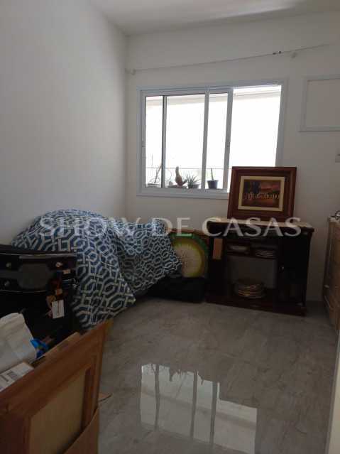 Apartamento à venda com 2 quartos, 70m² - Foto 11