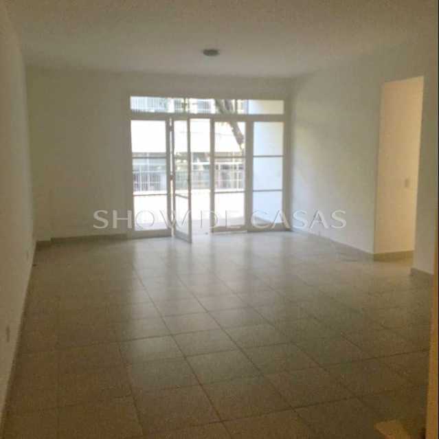 Apartamento à venda com 3 quartos, 133m² - Foto 2