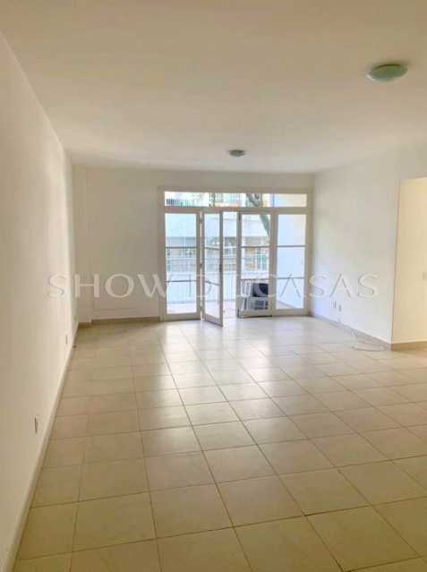 Apartamento à venda com 3 quartos, 133m² - Foto 1