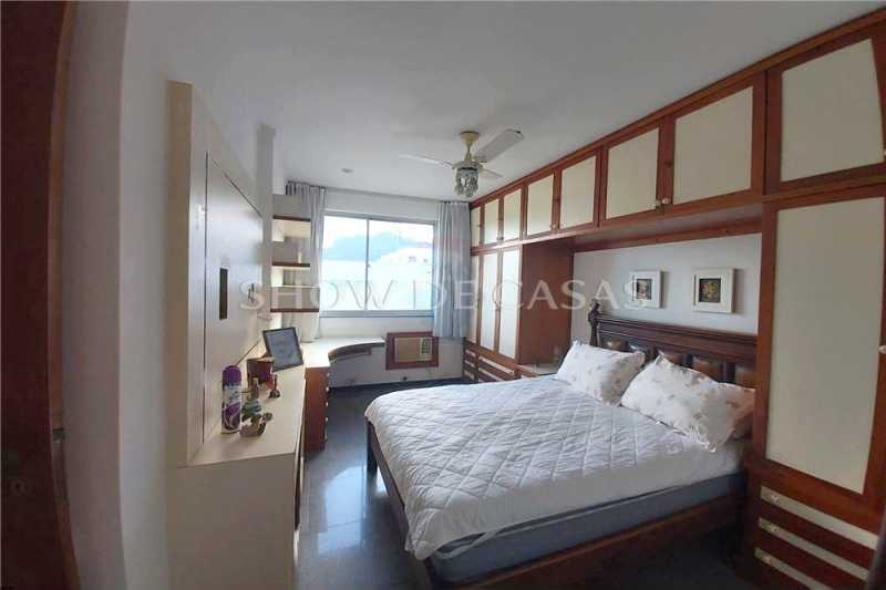 Apartamento à venda com 2 quartos, 70m² - Foto 4