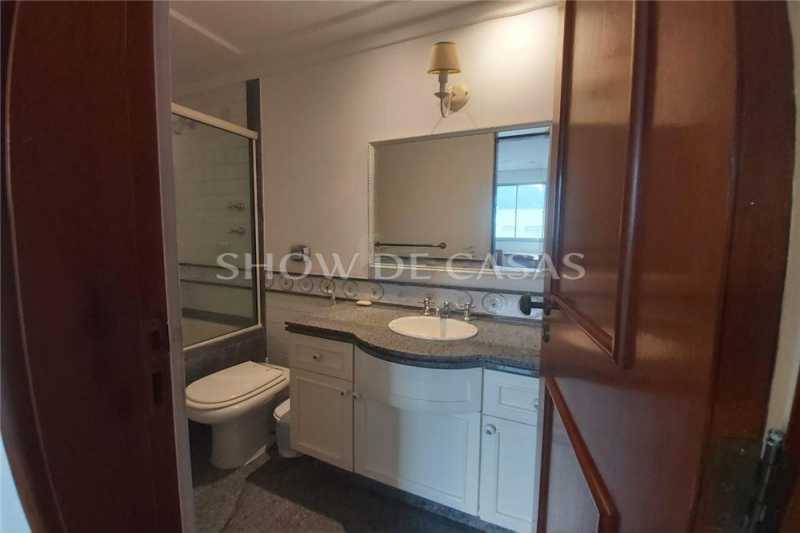 Apartamento à venda com 2 quartos, 70m² - Foto 11