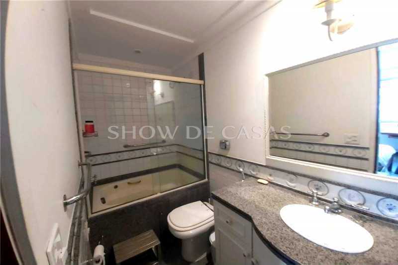 Apartamento à venda com 2 quartos, 70m² - Foto 12