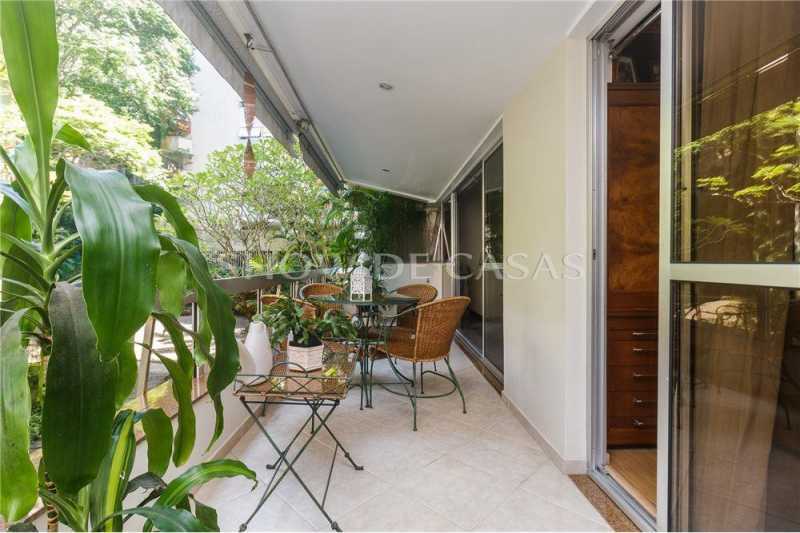 Apartamento à venda com 4 quartos, 170m² - Foto 2