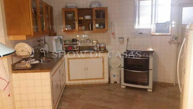 Apartamento à venda com 3 quartos, 219m² - Foto 13