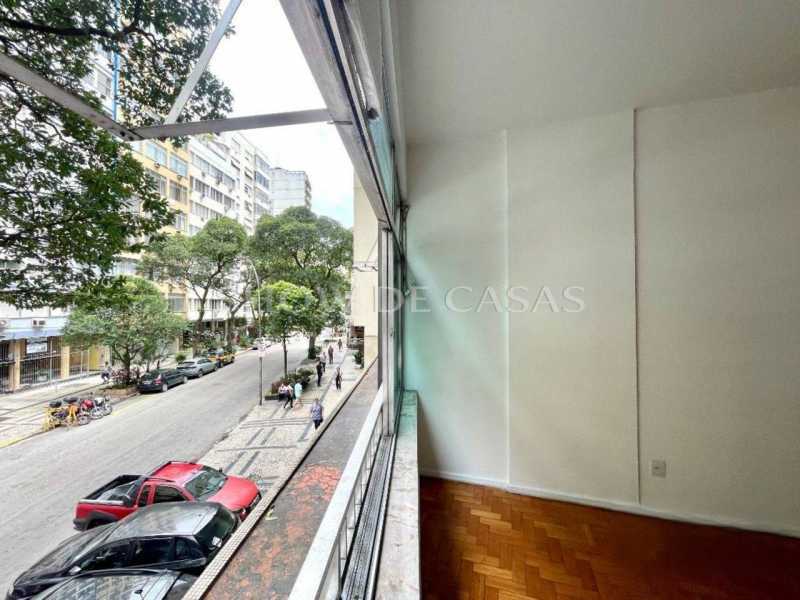 Apartamento à venda com 3 quartos, 150m² - Foto 11