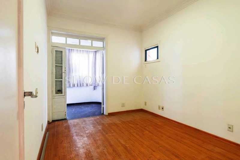 Apartamento à venda com 4 quartos, 200m² - Foto 7