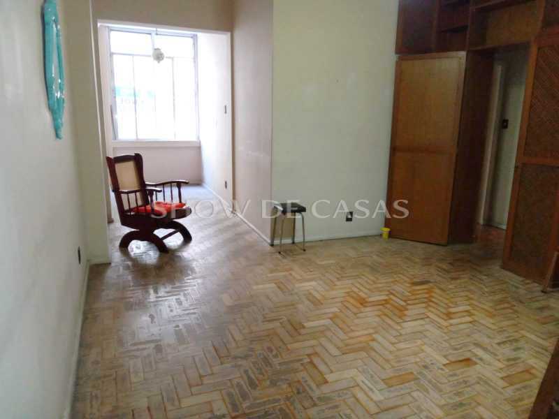 Apartamento à venda com 2 quartos, 67m² - Foto 1