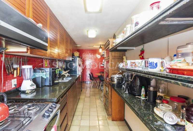 Apartamento à venda com 3 quartos, 183m² - Foto 13