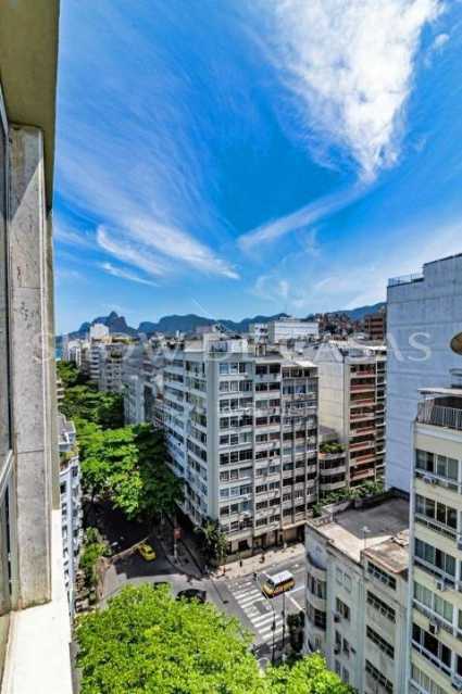 Apartamento à venda com 3 quartos, 234m² - Foto 3