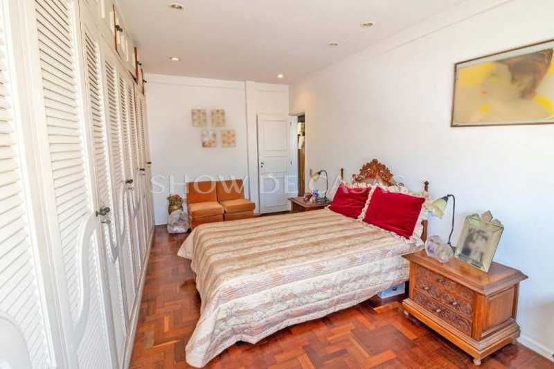 Apartamento à venda com 3 quartos, 234m² - Foto 14