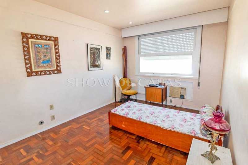 Apartamento à venda com 3 quartos, 234m² - Foto 15