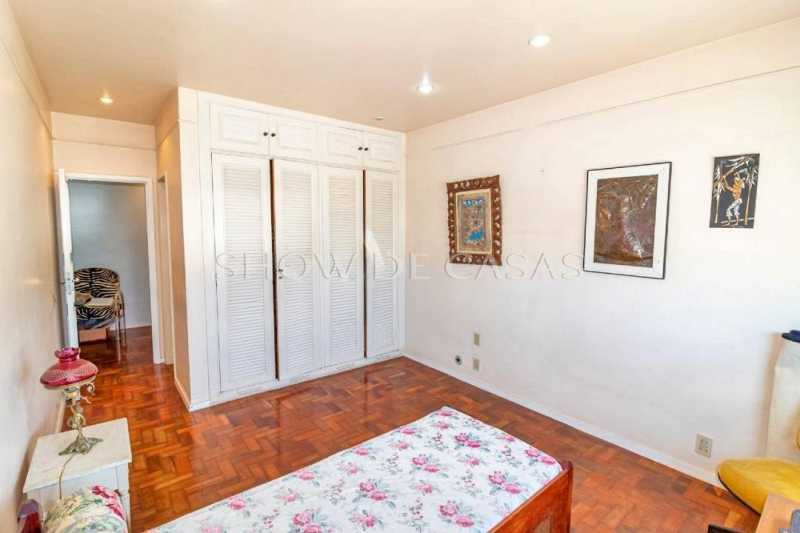 Apartamento à venda com 3 quartos, 234m² - Foto 16