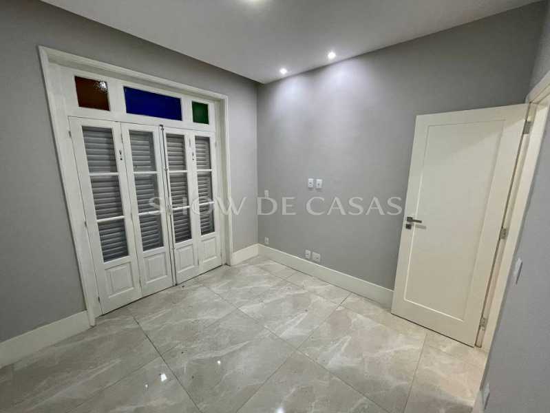 Apartamento à venda com 2 quartos, 78m² - Foto 4