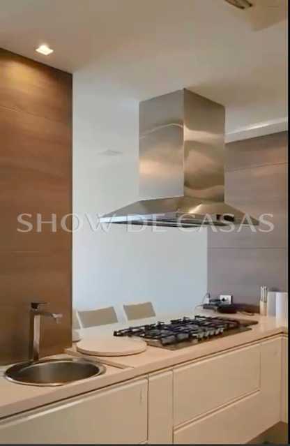 Apartamento à venda com 3 quartos, 264m² - Foto 17