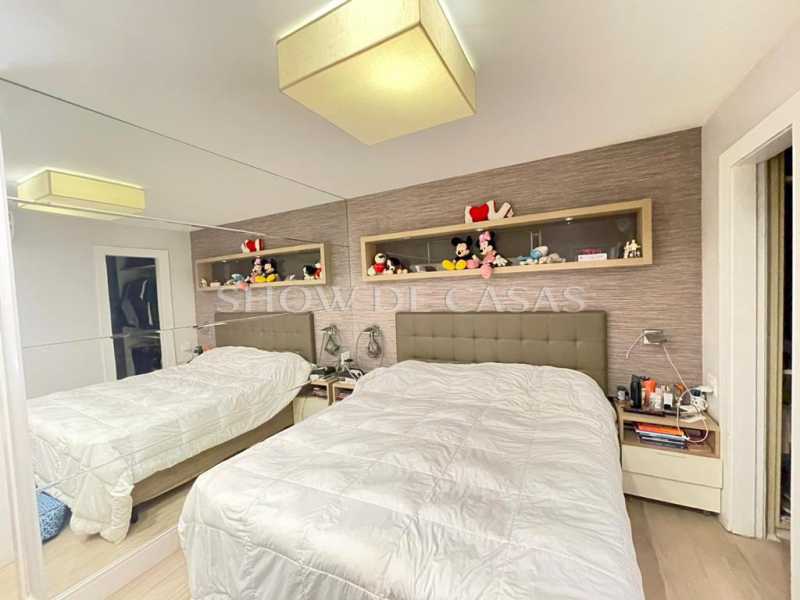 Apartamento à venda com 3 quartos, 180m² - Foto 17