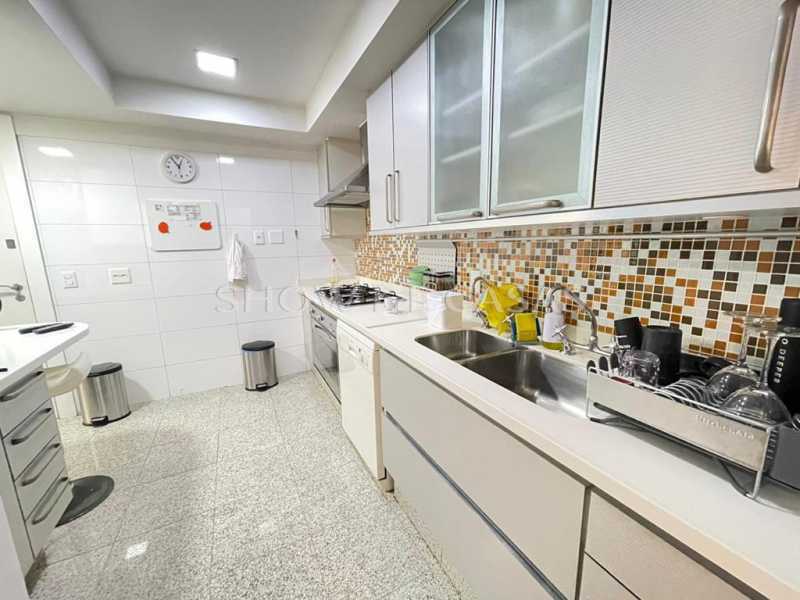 Apartamento à venda com 3 quartos, 180m² - Foto 23