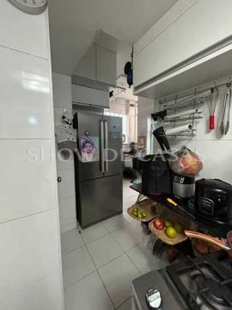 Apartamento à venda com 3 quartos, 135m² - Foto 17