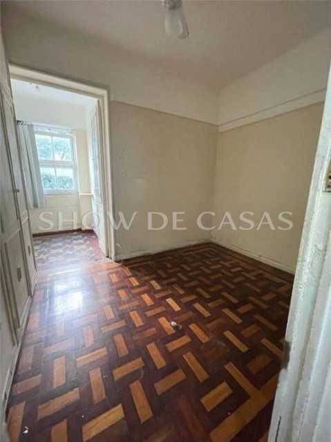 Apartamento à venda com 2 quartos, 70m² - Foto 1