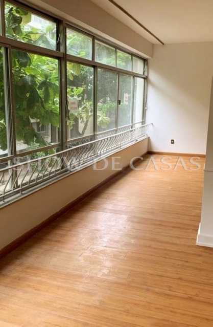 Apartamento à venda com 3 quartos, 125m² - Foto 2