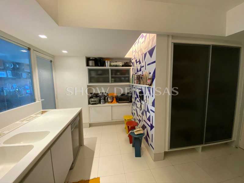 Apartamento à venda com 3 quartos, 205m² - Foto 18