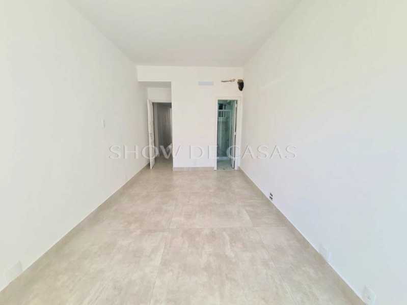 Apartamento à venda com 3 quartos, 163m² - Foto 9