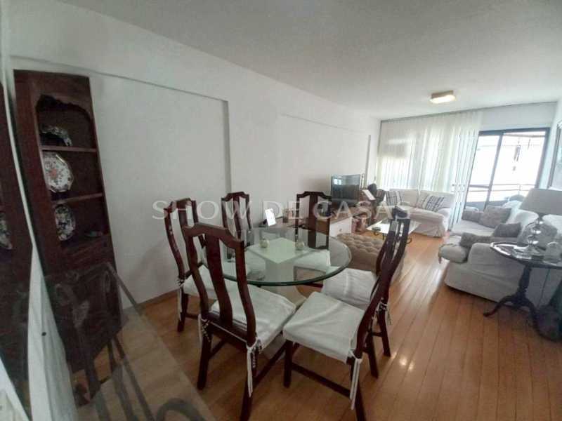 Apartamento à venda com 2 quartos, 75m² - Foto 1