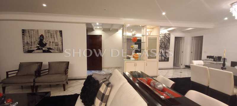 Apartamento à venda com 4 quartos, 225m² - Foto 2