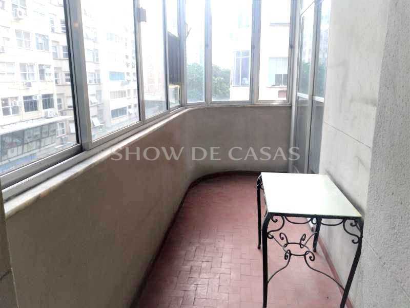 Apartamento à venda com 3 quartos, 192m² - Foto 2