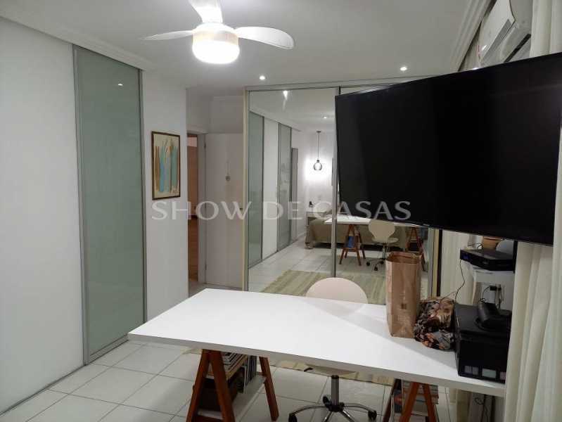 Apartamento à venda com 3 quartos, 220m² - Foto 6