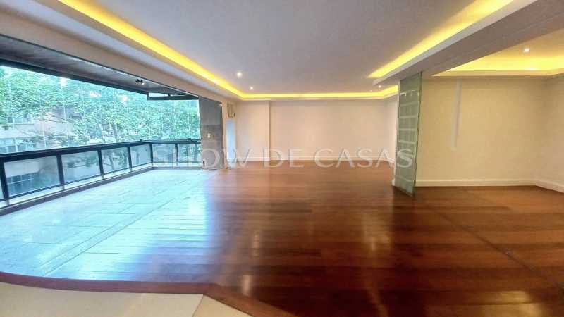 Apartamento à venda com 3 quartos, 164m² - Foto 2