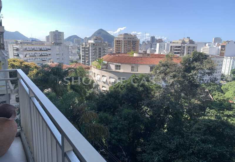 Apartamento à venda com 4 quartos, 180m² - Foto 2