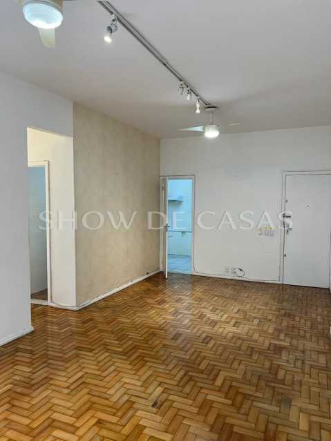 Apartamento à venda com 3 quartos, 100m² - Foto 2