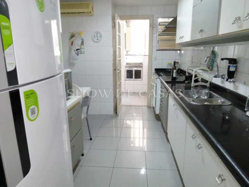 Apartamento à venda com 3 quartos, 140m² - Foto 17