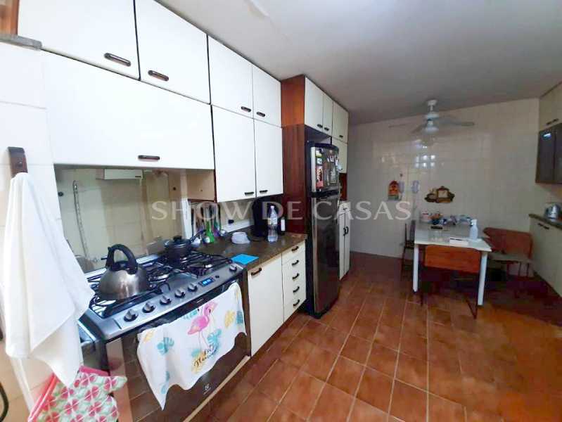 Apartamento à venda com 3 quartos, 180m² - Foto 17