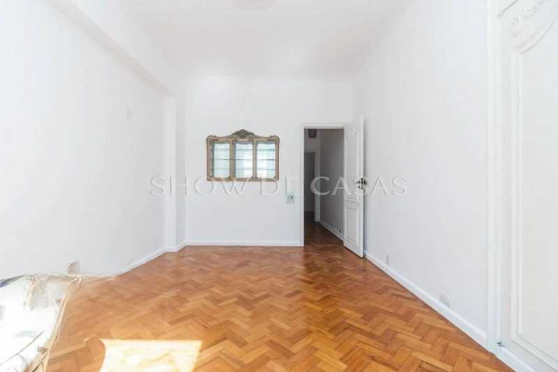 Apartamento à venda com 3 quartos, 210m² - Foto 7