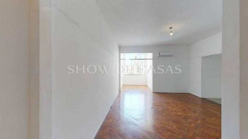 Apartamento à venda com 3 quartos, 140m² - Foto 3