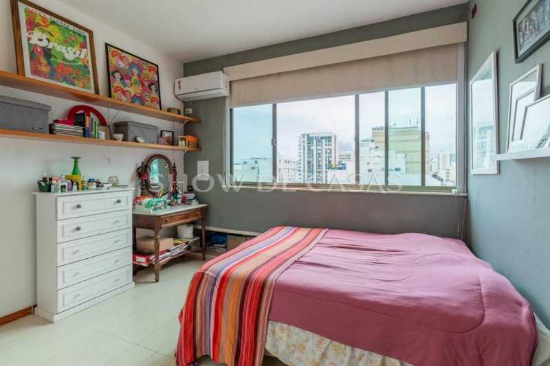 Cobertura à venda com 3 quartos, 260m² - Foto 17