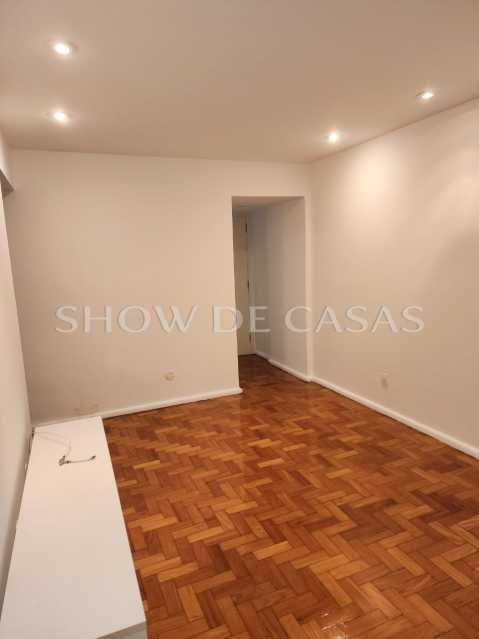 Apartamento à venda com 2 quartos, 65m² - Foto 4