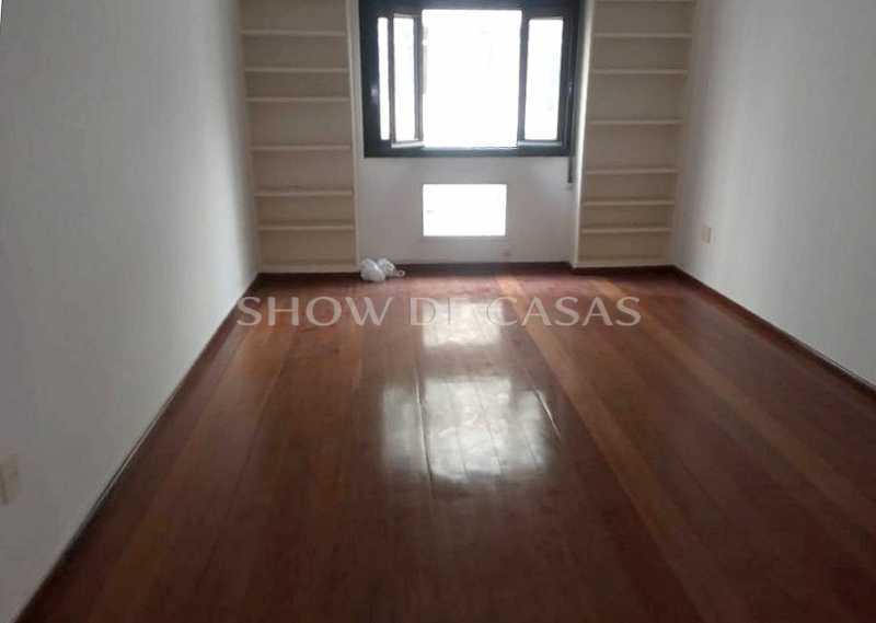 Apartamento à venda com 3 quartos, 130m² - Foto 1